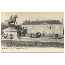 carte postale ancienne 61 MORTAGNE. Mairie et Parc animés