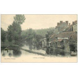 61 PUTANGES. Passeur en barge sur l'Orne vers 1900