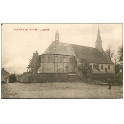 carte postale ancienne 61 SAINT-EVROULT-NOTRE-DAME-DU-BOIS. L'Eglise avec personnage