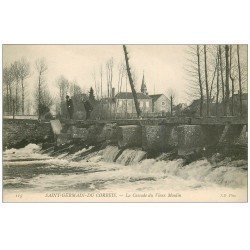 carte postale ancienne 61 SAINT-GERMAIN-DU-CORBEIS. Cascade du Vieux Moulin