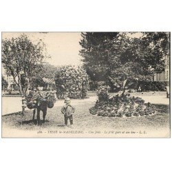 carte postale ancienne 61 TESSE-LA-MADELEINE. Clos Jolis. Le p'tit gars et son âne 1933