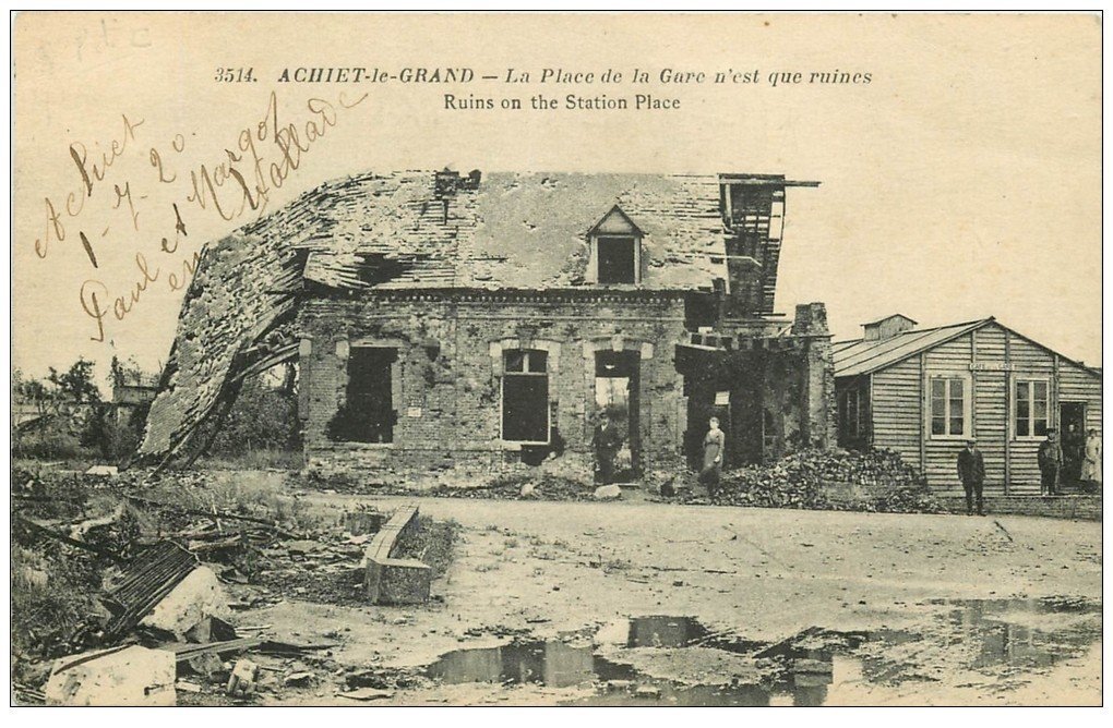 carte postale ancienne 62 ACHIET-LE-GRAND. Ruines Place de la Gare 1920
