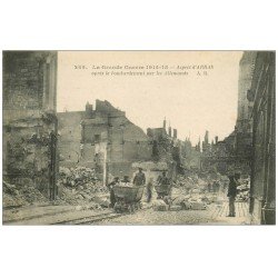 carte postale ancienne 62 ARRAS. Bombardement. Ouvriers sur vagonnets 1915