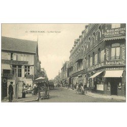 carte postale ancienne 62 BERCK. Rue Carnot vendeur de Glaces ambulant et Pharmacie