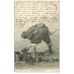 62 BERCK-PLAGE. Pêcheur chercheur de Vers pour amorçage des Filets 1912