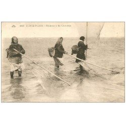 carte postale ancienne 62 BERCK-PLAGE. Pêcheuses de Crevettes 1930. Métiers de la Mer
