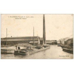 carte postale ancienne 62 BIACHE-SAINT-VAAST. Quais de l'Usine avec Péniche 1920