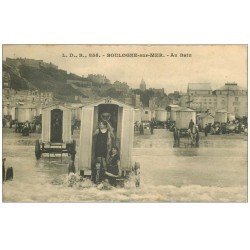 carte postale ancienne 62 BOULOGNE-SUR-MER. Au Bain avec cabines roulantes