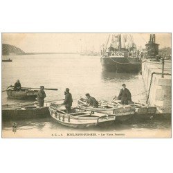 carte postale ancienne 62 BOULOGNE-SUR-MER. Les Vieux Passeurs vers 1900. Marins métiers de la Mer
