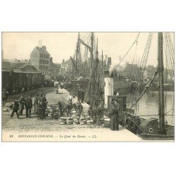 62 BOULOGNE-SUR-MER. Triage du Poisson sur Quai du Bassin. Métiers de la Mer