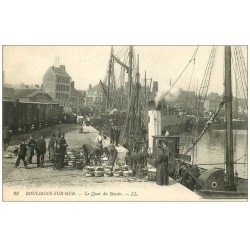 carte postale ancienne 62 BOULOGNE-SUR-MER. Triage du Poisson sur Quai du Bassin. Métiers de la Mer