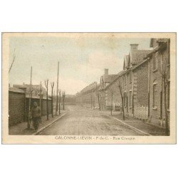 carte postale ancienne 62 CALONNE-LIEVIN. Militaire Rue Crespin