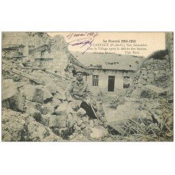 carte postale ancienne 62 CARENCY. Guerre 1914-18. Nos Fantassins dans Village 1917