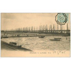 carte postale ancienne 62 ETAPLES. La Flotille 1905