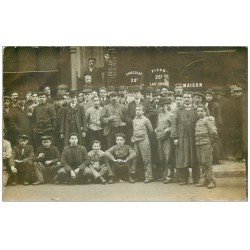 62 HARNES. La pose devant un Estaminet Café. Carte Photo Rare