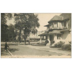 carte postale ancienne 62 LE TOUQUET-PARIS-PLAGE. Bureau Tourisme et Ermitage Hôtel 1920