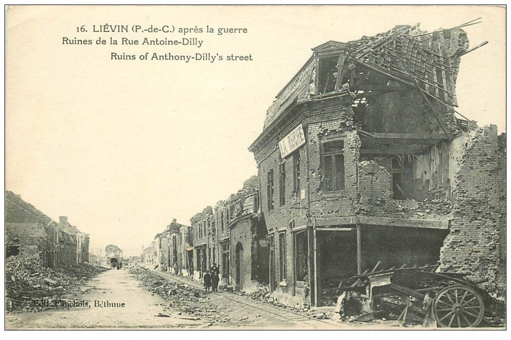 carte postale ancienne 62 LIEVIN. Guerre 1914-18. Rue Antoine-Dilly "" La Ruche ""
