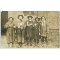 62 LIEVIN. Les Conscrits déguisés classe 1915. Carte Photo Rare