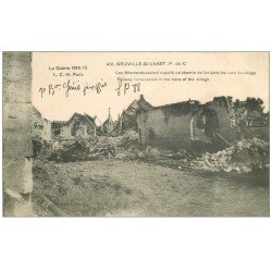 carte postale ancienne 62 NEUVILLE-SAINT-VAAST. Chemin de Fer dans Village 1915