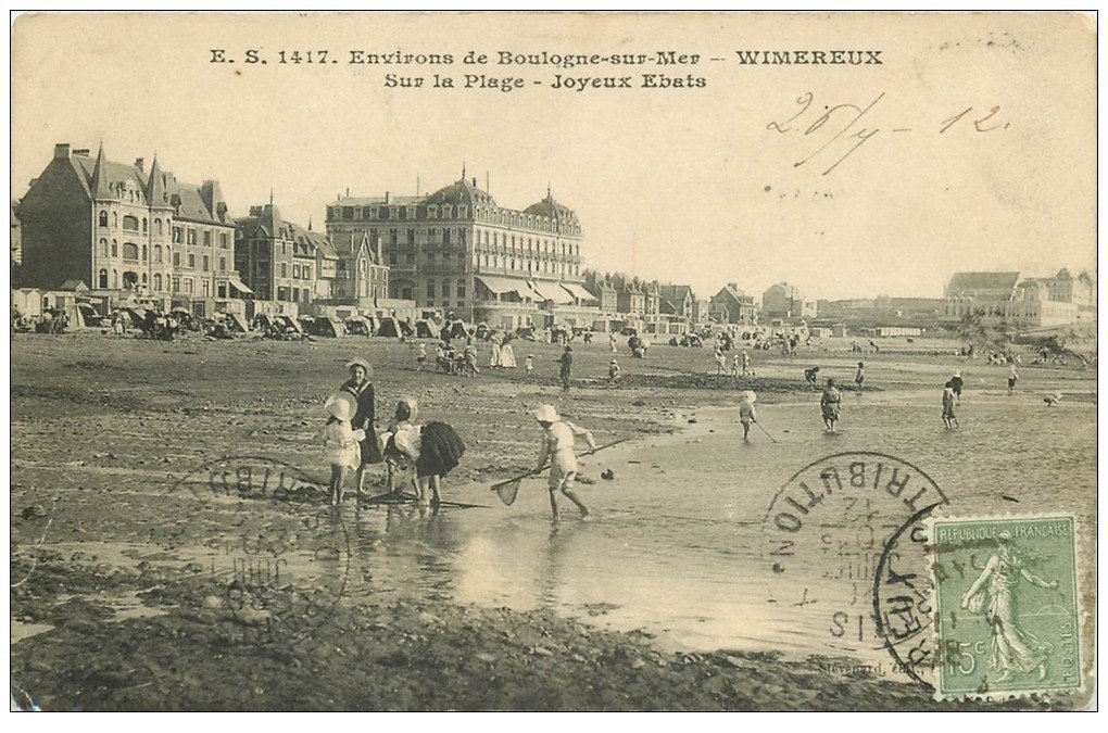 carte postale ancienne 62 WIMEREUX. Jeux sur la Plage 1912