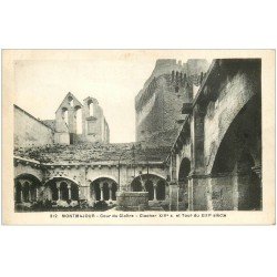 carte postale ancienne 13 MONTMAJOUR. Cour du Cloître et Tour et Puits