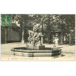carte postale ancienne 70 LUXEUIL. La Fontaine Neptune