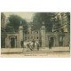 carte postale ancienne 71 CHALON-SUR-SAONE. Caserne Carnot. Corvée de balayage pour Militaires 1905