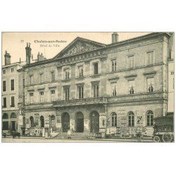 carte postale ancienne 71 CHALON-SUR-SAONE. Diligence devantHôtel de Ville. Affiche Picon