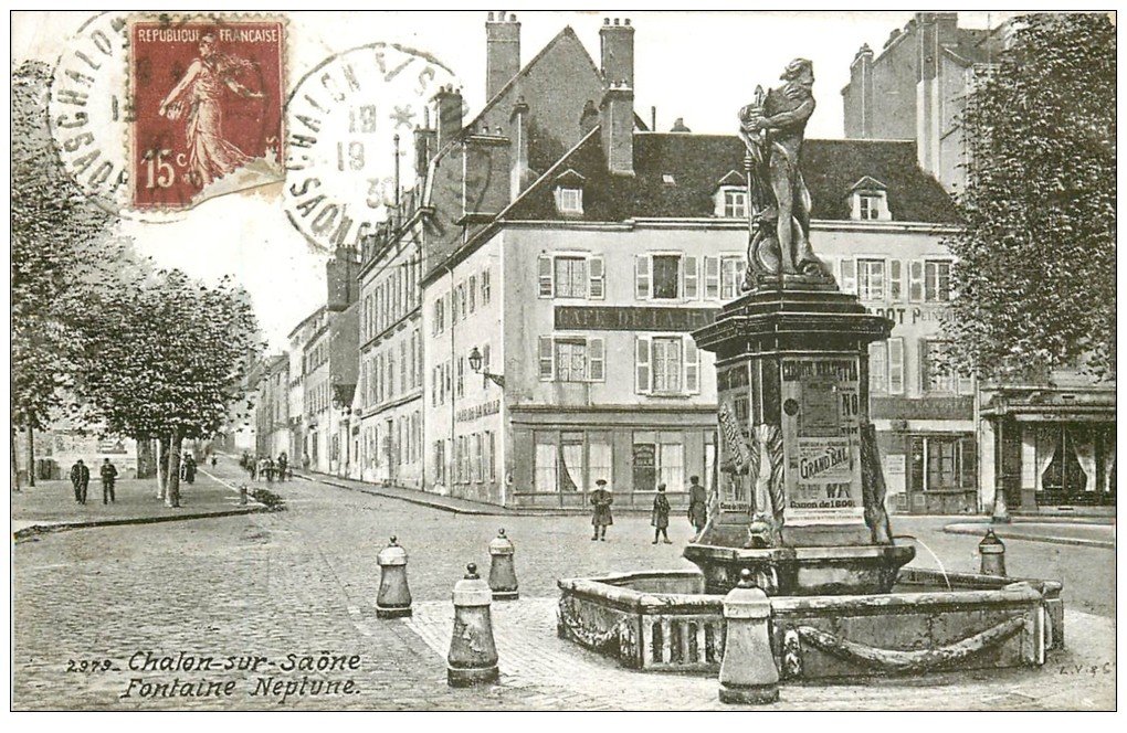 carte postale ancienne 71 CHALON-SUR-SAONE. Fontaine Neptune 1930