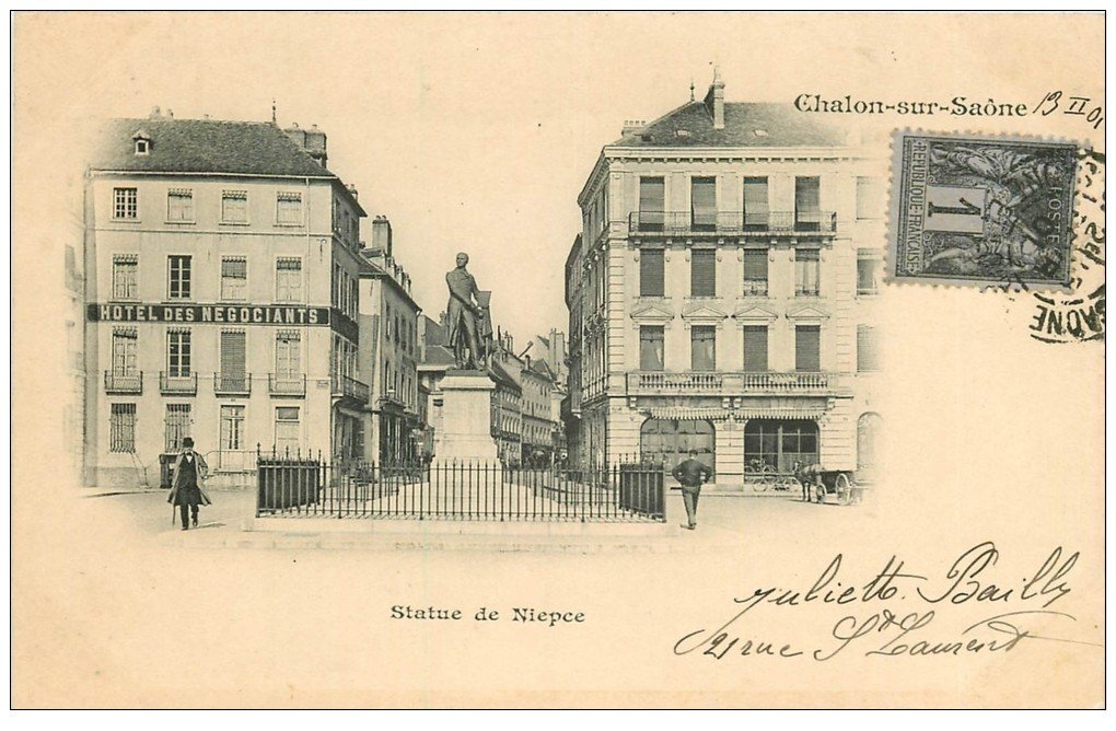 carte postale ancienne 71 CHALON-SUR-SAONE. Hôtel des Négociant et Statue de Niepce 1901