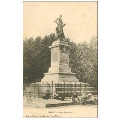 71 MACON. Enfants et pousette de poupée au pied Statue Lamartine vers 1900