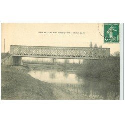 carte postale ancienne 71 SAINT-YAN. Pont métallique du Chemin de Fer 1911