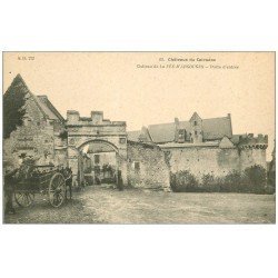 14 LA FEE D'ARGOUGES. Attelage livraison de Bois au Château