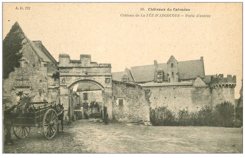 14 LA FEE D'ARGOUGES. Attelage livraison de Bois au Château