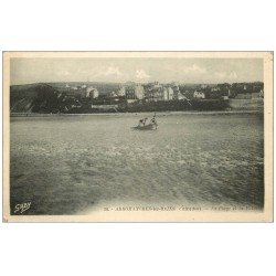 carte postale ancienne 14 ARROMANCHES. Enfants sur petite embarcation