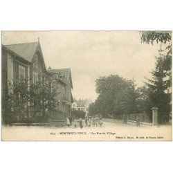 carte postale ancienne 68 MONTREUX-VIEUX. Une Rue du Village