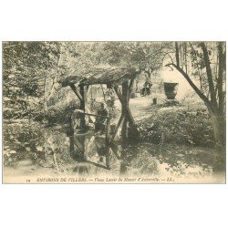 carte postale ancienne 14 AUBERVILLE. Vieux Lavoir 1907. Lavandière et Bouilleur de Cru