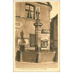 carte postale ancienne 68 TURCKHEIM. Corps de Garde avec Fontaine 1938