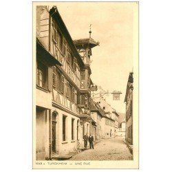 carte postale ancienne 68 TURCKHEIM. Une Rue avec Auberge