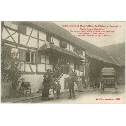 carte postale ancienne 67 ALSACE LORRAINE. Vieille Maison Alsacienne et Famille