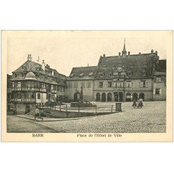 carte postale ancienne 67 BARR HAUT. Place de l'Hôtel de Ville 1939