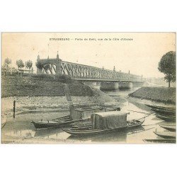 carte postale ancienne 67 STRASBOURG STRASSBURG. Barques transports funéraire Pont de kehl 1919