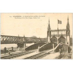 carte postale ancienne 67 STRASBOURG STRASSBURG. La Garde des Ponts du Rhin 1920