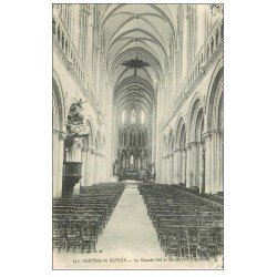 carte postale ancienne 14 BAYEUX. Cathédrale Nef Arcades