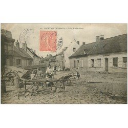carte postale ancienne 02 CREPY-EN-LAONNOIS. Place Notre-Dame 1905. Machines agricoles