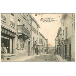 carte postale ancienne 69 FONTAINES-SUR-SAÔNE. Pharmacie rue Saint-Louis 1907 Coiffeur et Bains