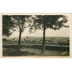 carte postale ancienne 69 HAUTE-RIVOIRE. Le Village Colline de Rampôt. Carte photo destinataire Mme Rosa 1951 à Puteaux