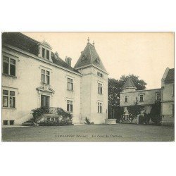 carte postale ancienne 69 LARAJASSE. Cour du Château 1913