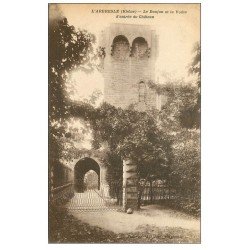 carte postale ancienne 69 L'ARBRESLE. Donjon et Voûte entrée du Château 1936