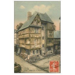 carte postale ancienne 14 BAYEUX. Labbé Restaurateur rue Saint-Martin 1911 Loge à pied